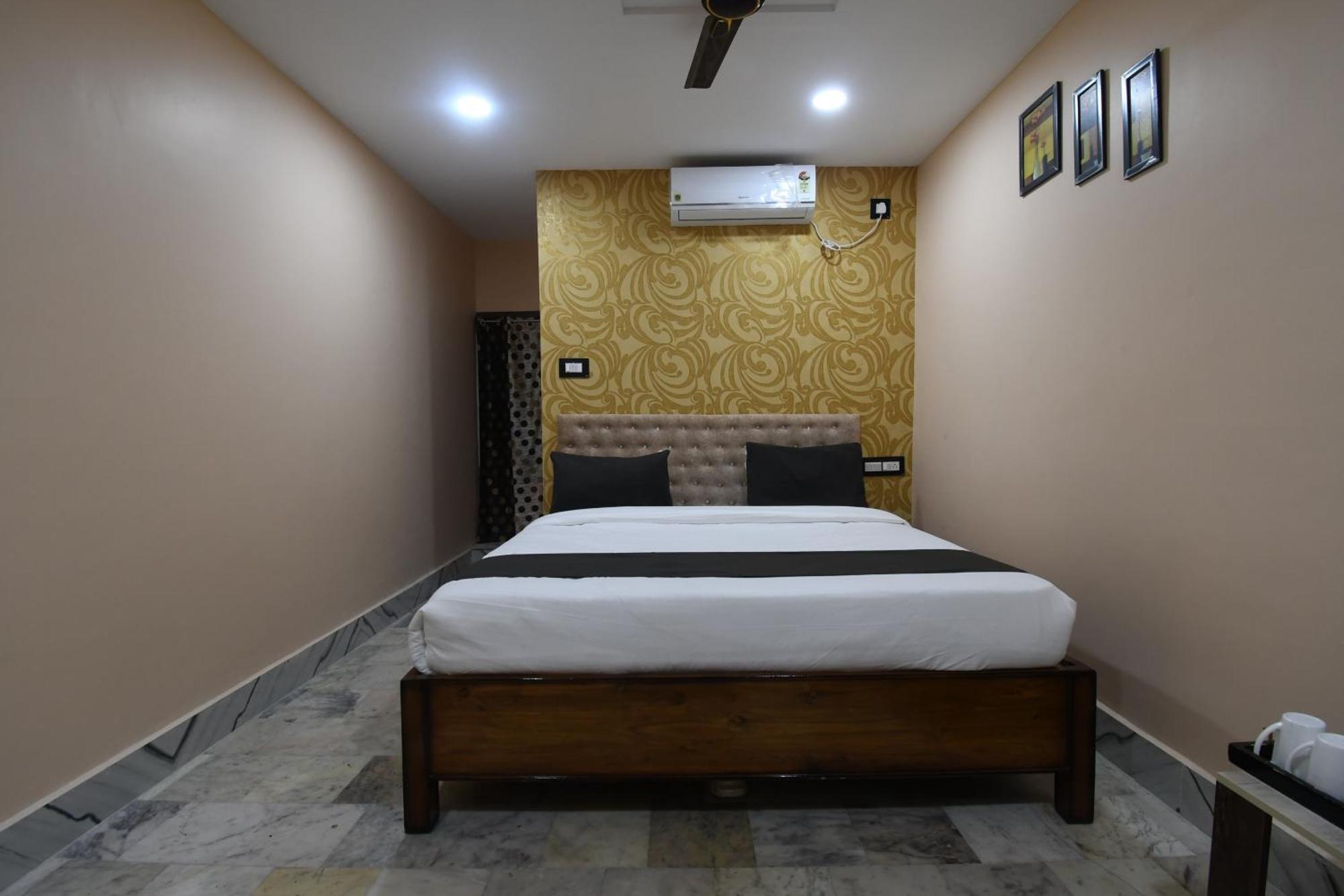 Hotel Silver Star Bhubaneswar Esterno foto