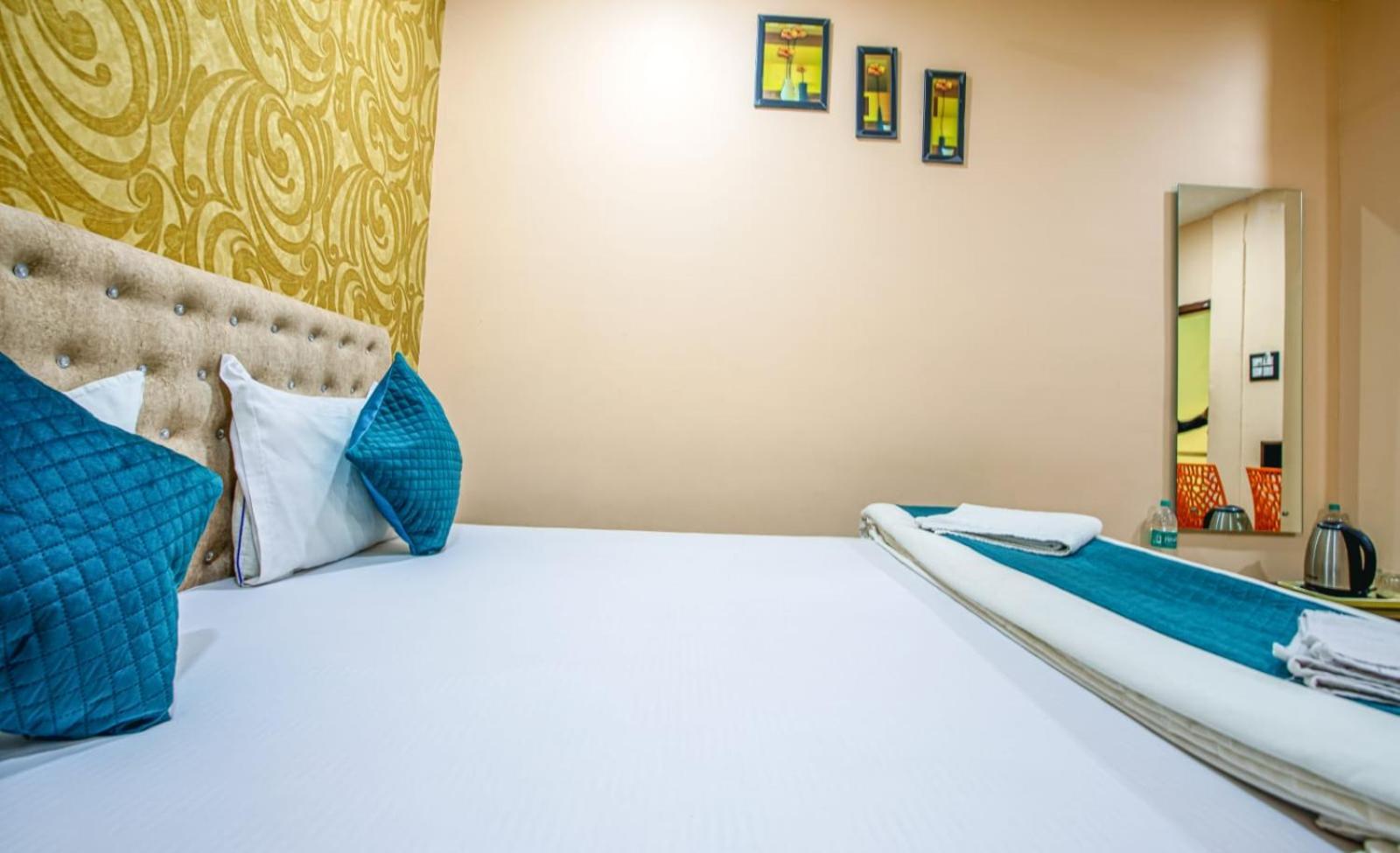 Hotel Silver Star Bhubaneswar Esterno foto
