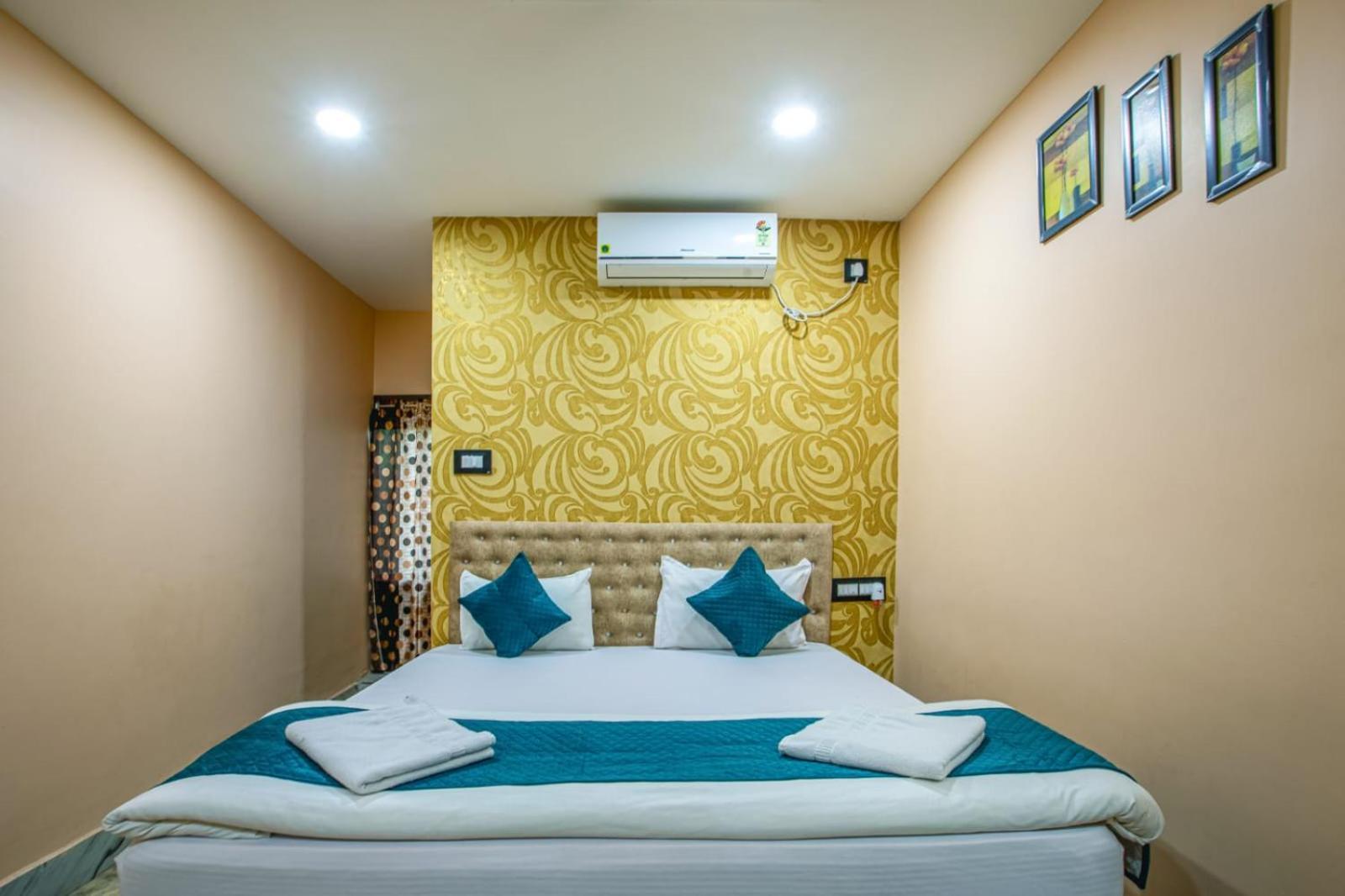Hotel Silver Star Bhubaneswar Esterno foto